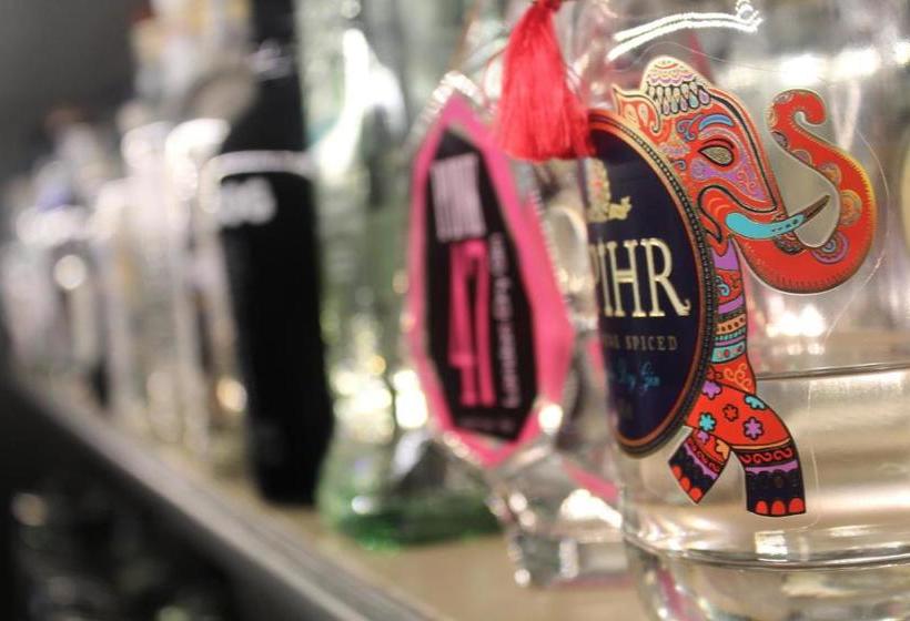 هتل The Carradale