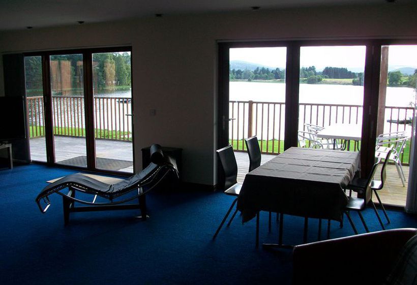 Отель The Lodge On The Loch Of Aboyne Restaurant With Rooms
