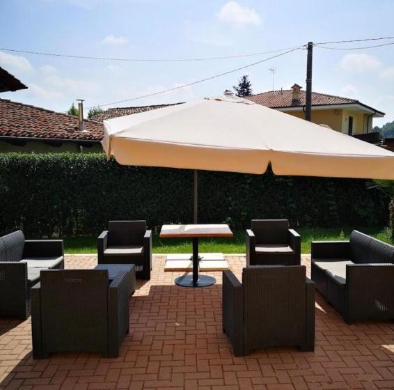 مبيت وإفطار Certe Notti Langhe