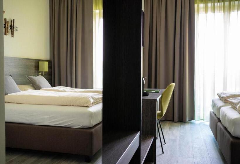 Eee Hotel Gunskirchen