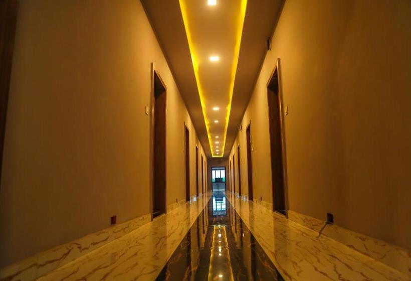 ホテル Ashirwad  And Resort