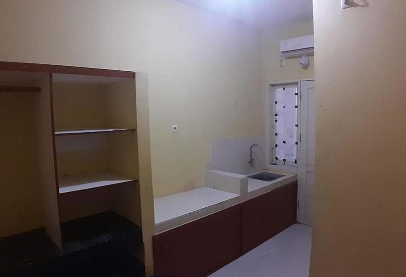 فندق Koolkost Syariah Near Universitas Hasanuddin Makassar