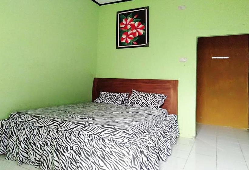 בית מלון כפרי Oyo 90229 Fidel Caestro Homestay