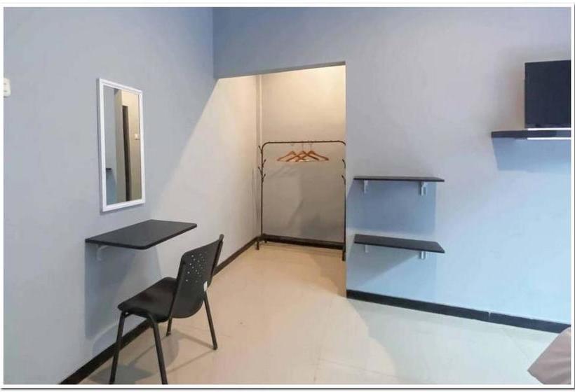 فندق Reddoorz Syariah Near T2 Juanda Airport 2