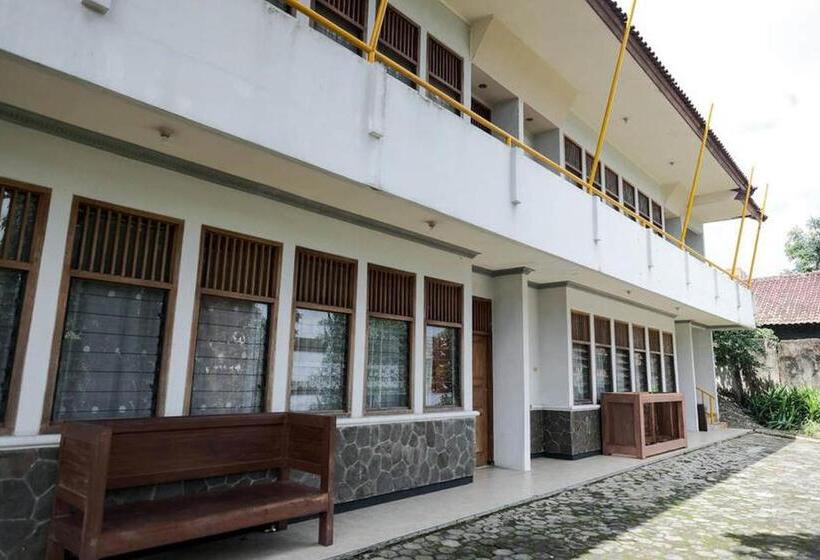 هتل Rumah Pahoman Syariah Mitra Reddoorz