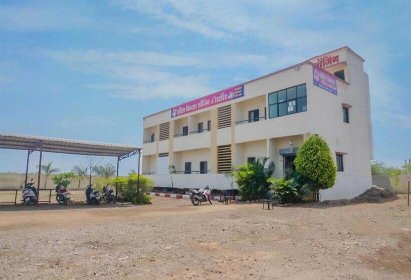 فندق Spot On 79676 Hote Kinara Lodging And Restaurant