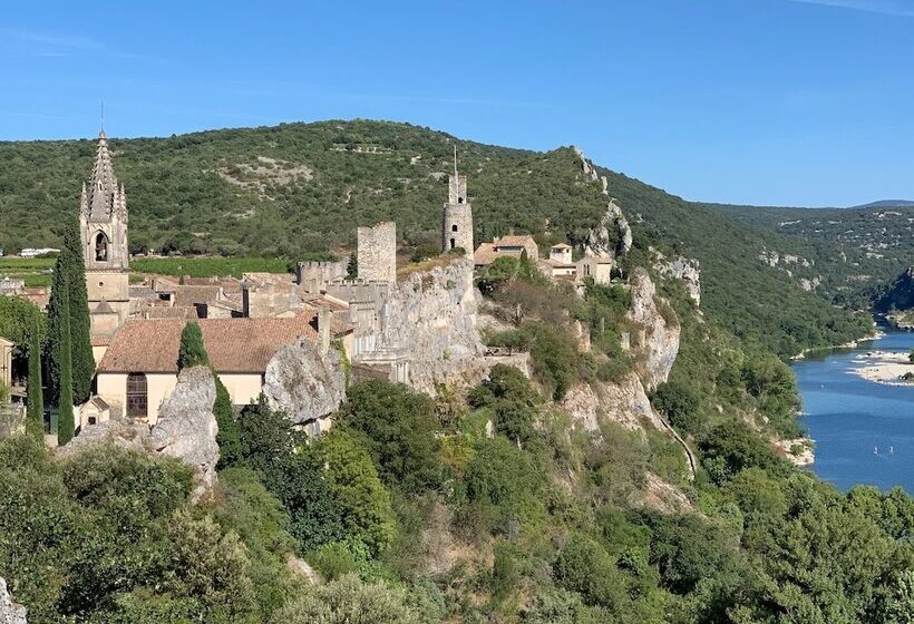 Le Castélas