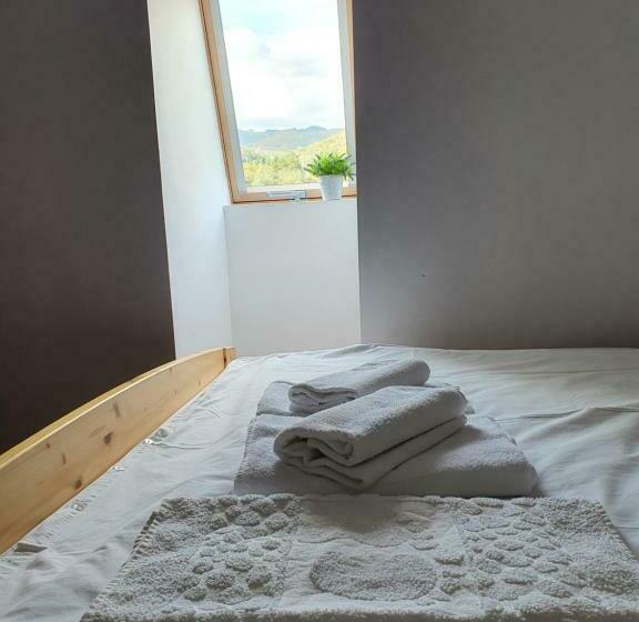 تختخواب و صبحانه Magic Rooms