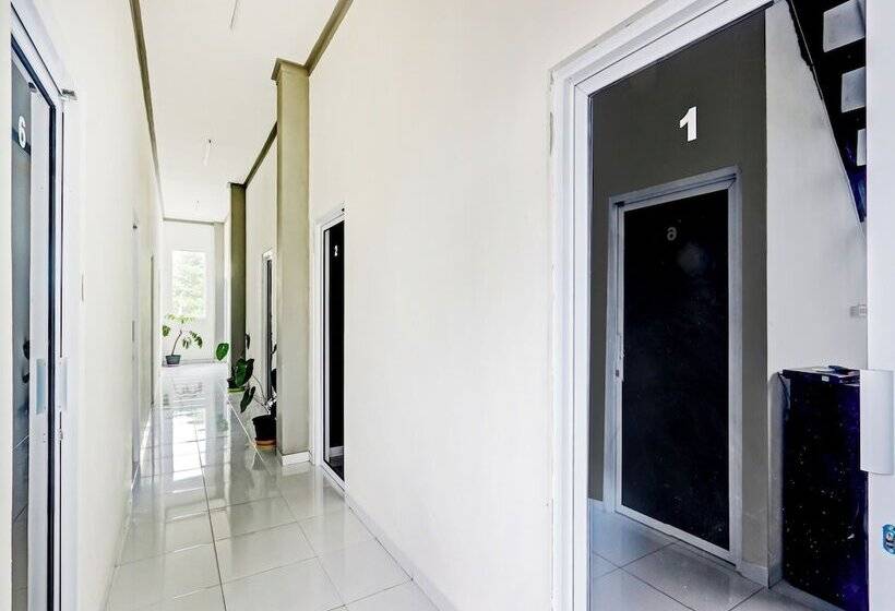 בית מלון כפרי Oyo 90517 Homestay Wonosobo Asri