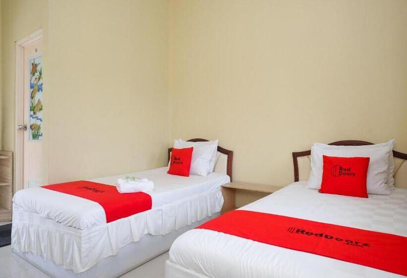 בית מלון כפרי Reddoorz Syariah Near Taman Rekreasi Kalianget Wonosobo