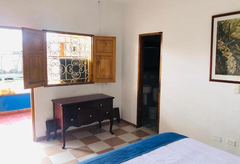 هتل Castillo De Cascadas Finca