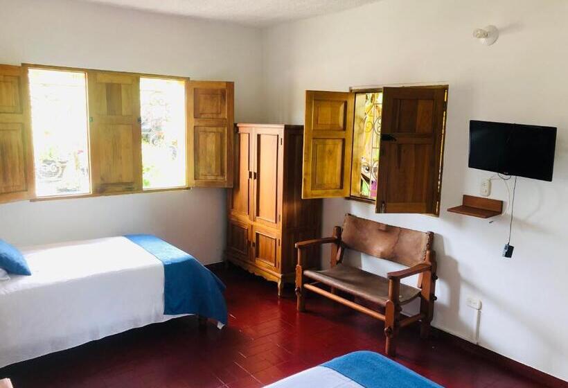 هتل Castillo De Cascadas Finca