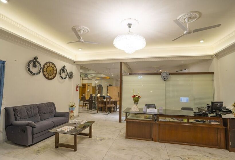 호텔 Narmade River View Resort