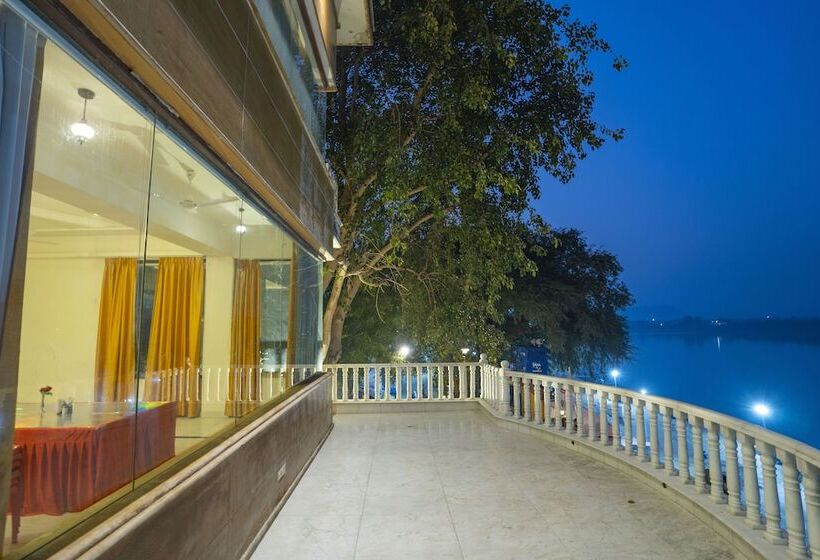 호텔 Narmade River View Resort