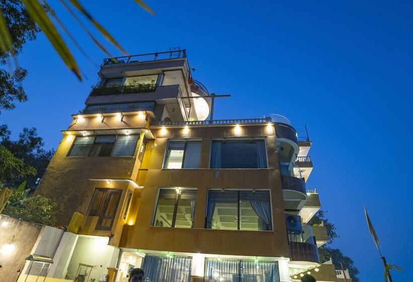 호텔 Narmade River View Resort