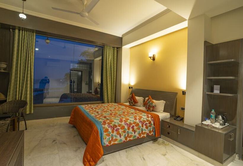 호텔 Narmade River View Resort