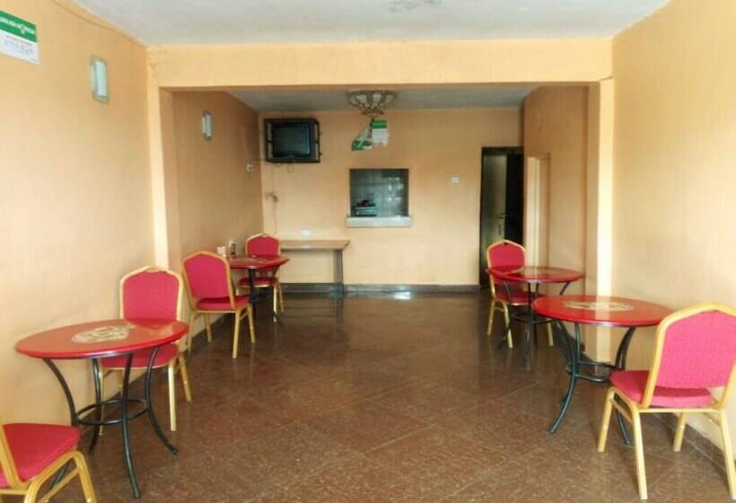 בית מלון כפרי Rene Bistro