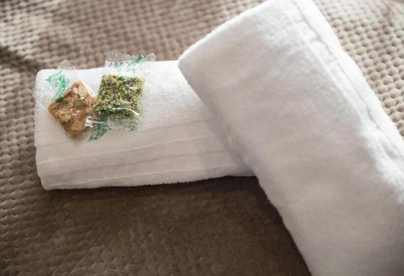 پانسیون Giafra Luxury Rooms