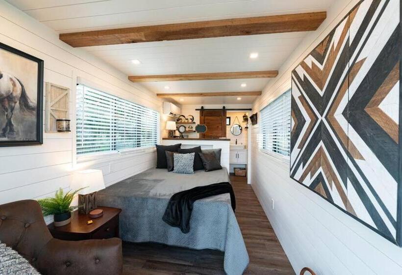 فندق صغير The Stable Tiny Container Home 12 Min To Magnolia