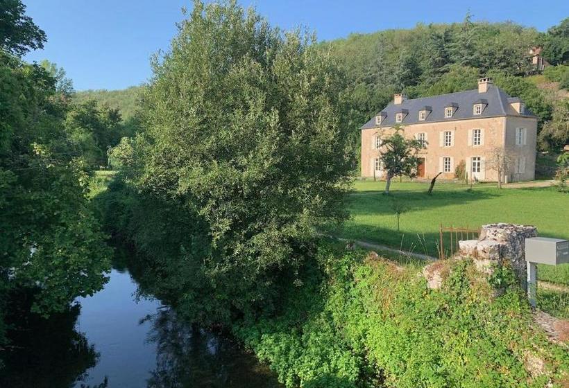 ベッドアンドブレックファースト Noubar