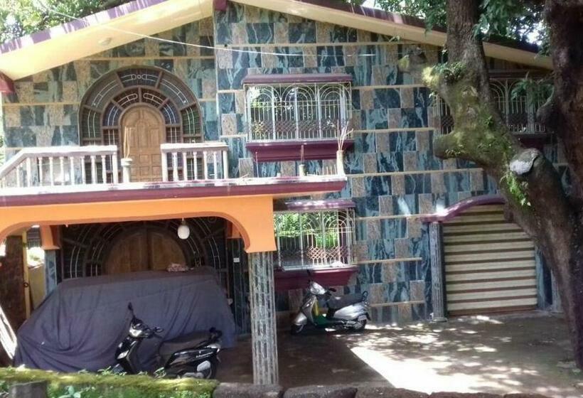 فندق Oyo 82176 Konkan House