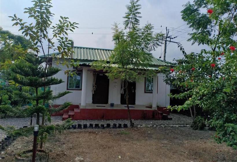 ホテル Oyo 82239 Gorumara Manna Resort