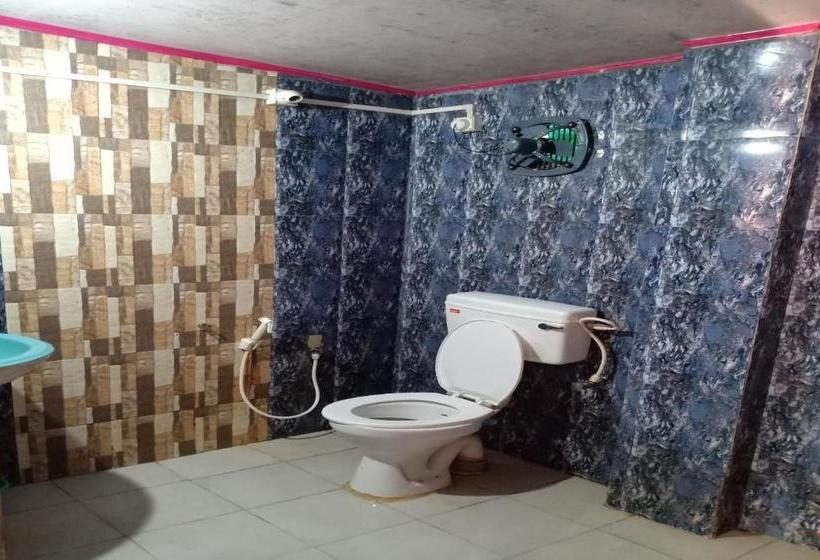 ホテル Oyo 82239 Gorumara Manna Resort