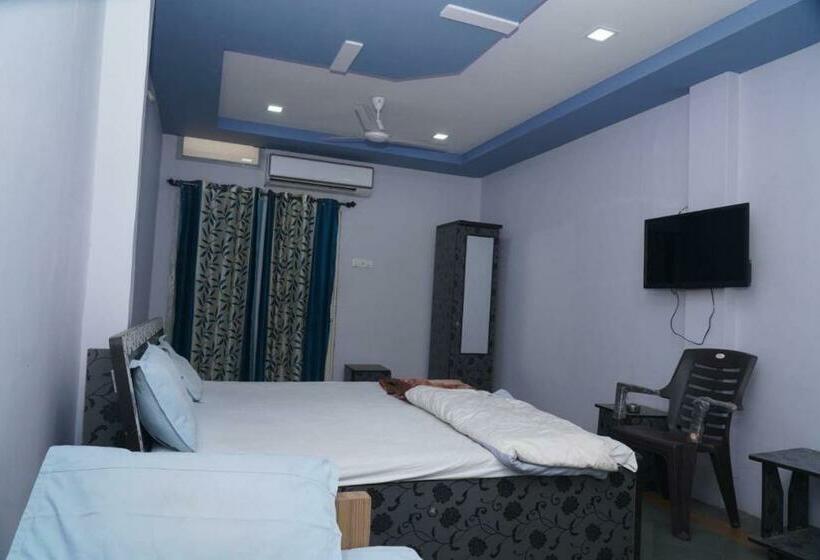Hotel Pop 82356  Shreenathji