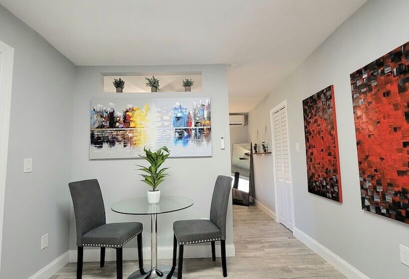 فندق Barefoot Mailman Inn & Suites