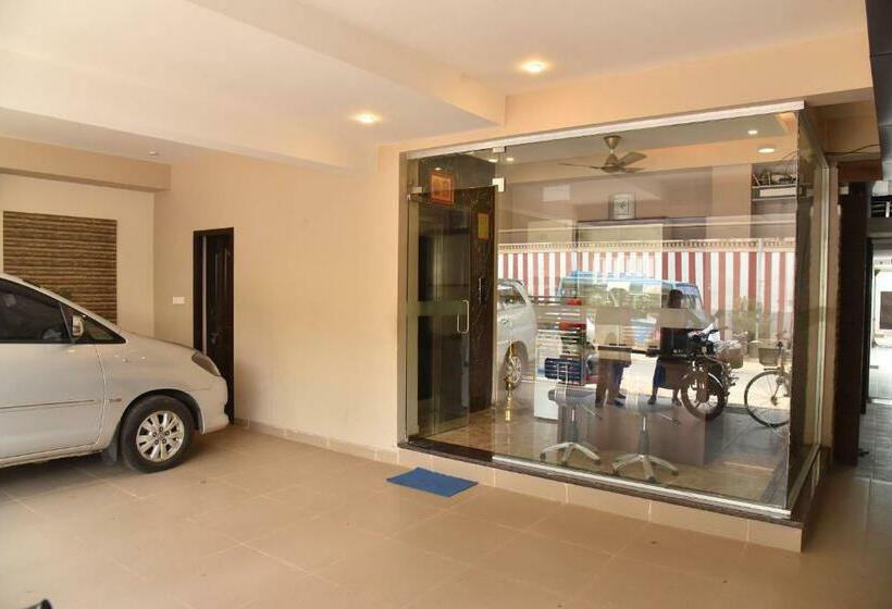 فندق Home Stay @ Kommiya Inn