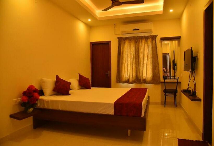 فندق Home Stay @ Kommiya Inn