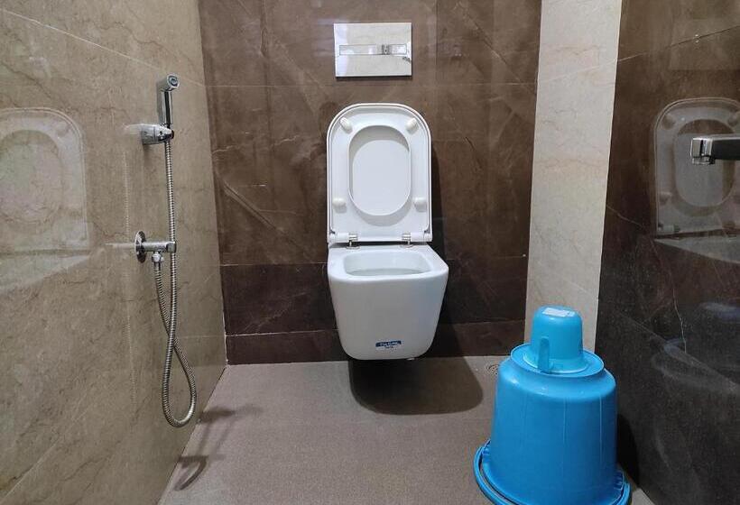 فندق Home Stay @ Kommiya Inn