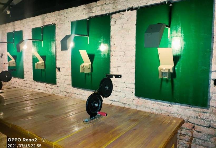 فندق Huts And Hats Resort