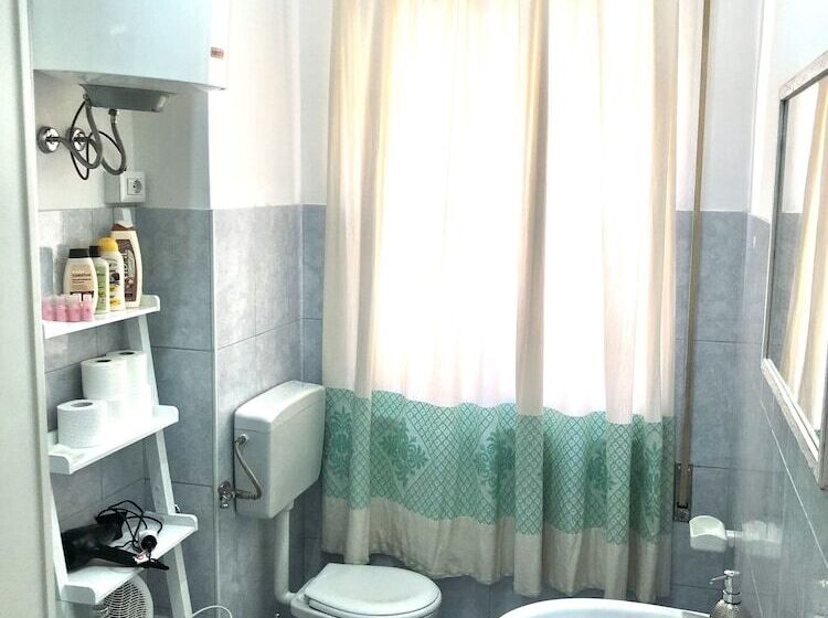 پانسیون City Bb Chic Room With Shared Bathroom