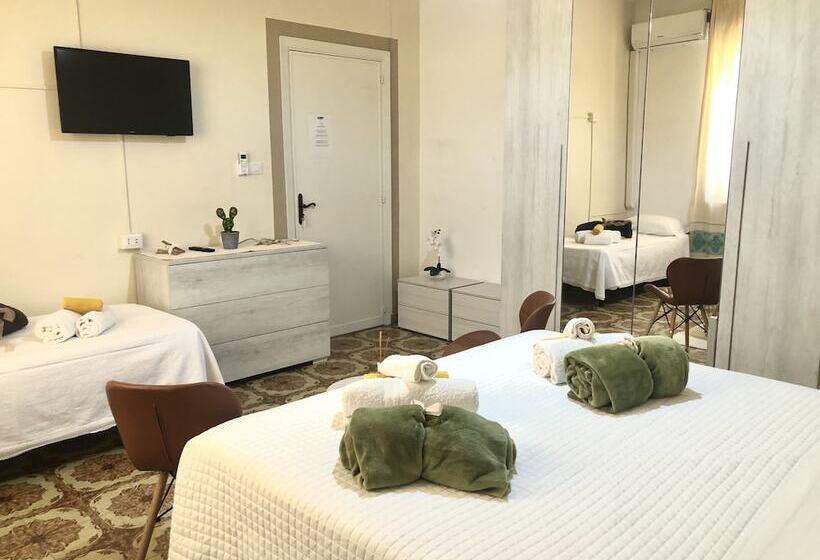 پانسیون City Bb Chic Room With Shared Bathroom