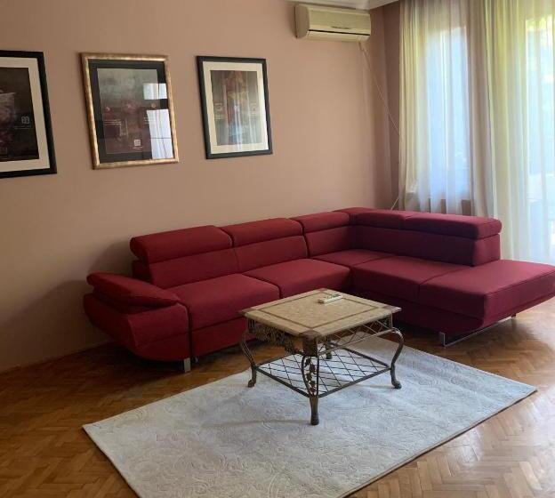 پانسیون Relax And Pool Apartments Novi Sad