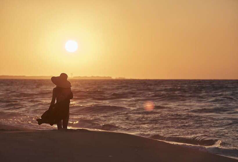 אתר נופש Casa Cook North Coast    Adults Only