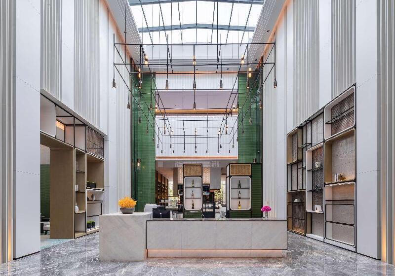 בית מלון כפרי Doubletree By Hilton Kunming Airport