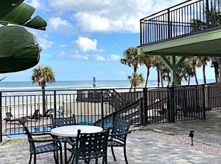 מוטל Organic Beach Retreat