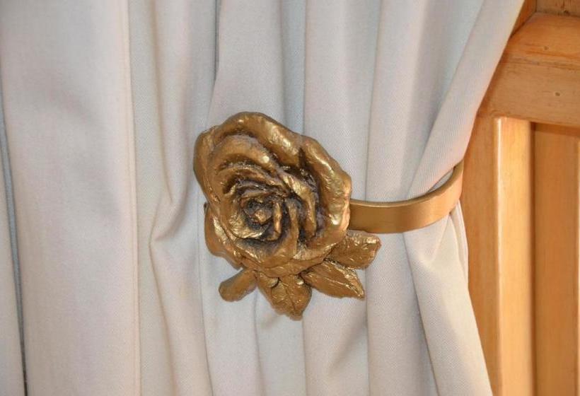 بنسيون Dusk To Dawn Garden Court Burgersdorp