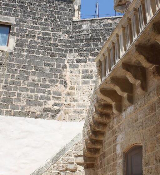 פנסיון Historia  Dimore Corte Chiesa