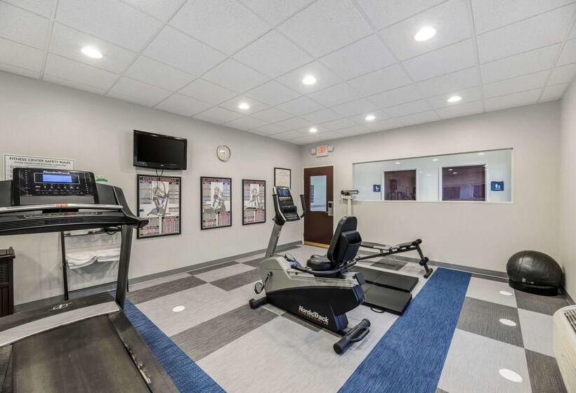 호텔 Comfort Inn & Suites