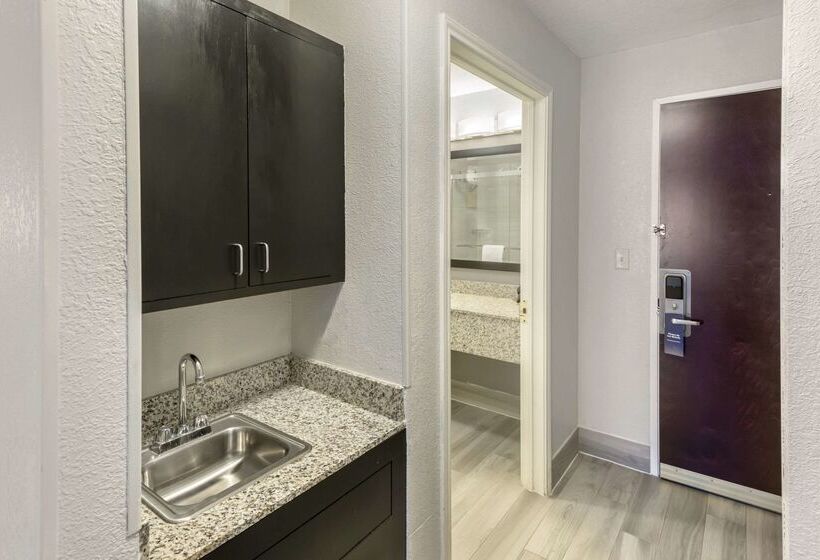 호텔 Comfort Inn & Suites