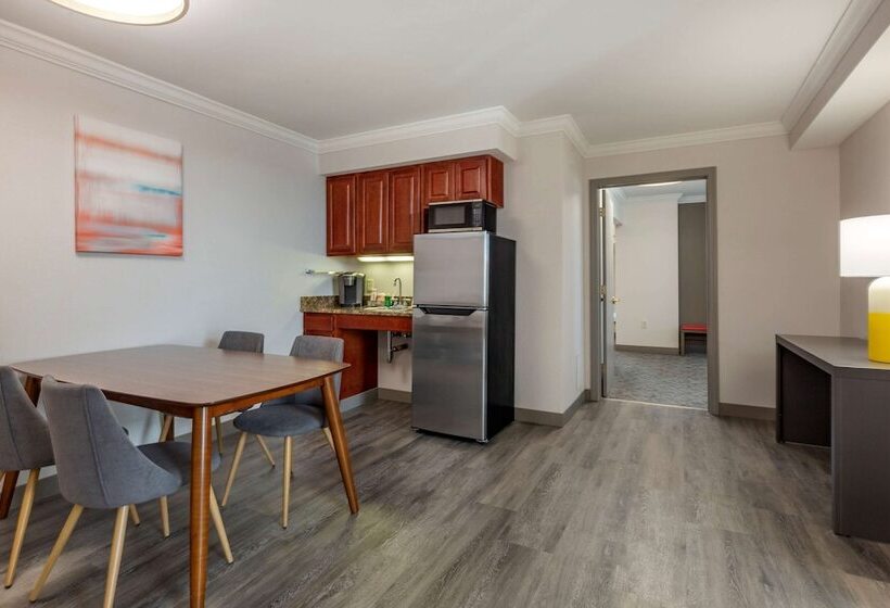 酒店 Comfort Inn & Suites