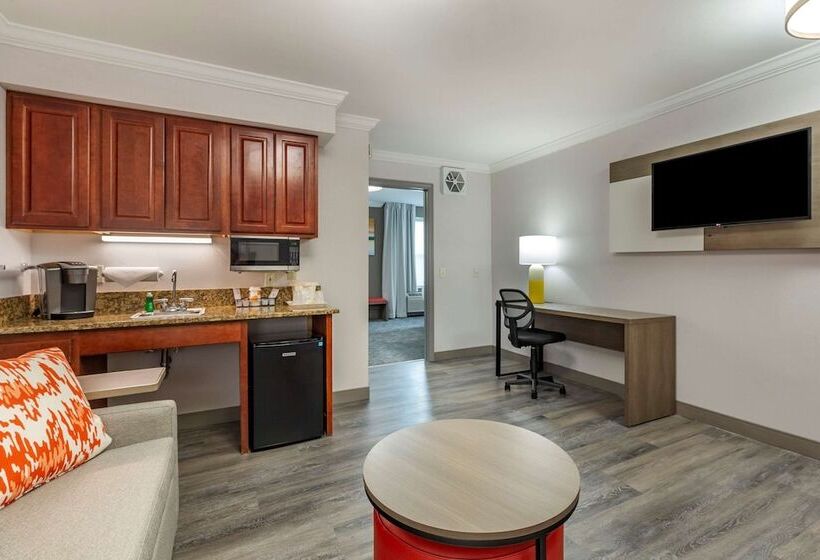 酒店 Comfort Inn & Suites