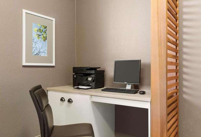 Отель Country Inn & Suites by Radisson, Austin North Pflugerville, TX