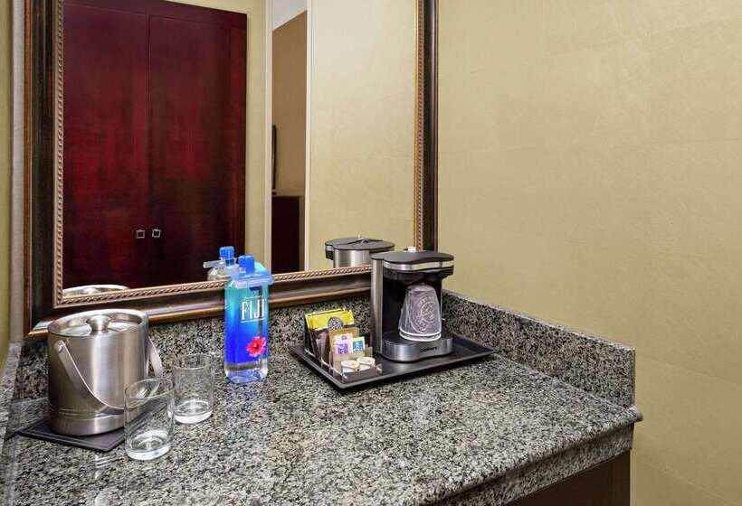 ホテル Doubletree Raleigh Durham Airport At Research Triangle Park