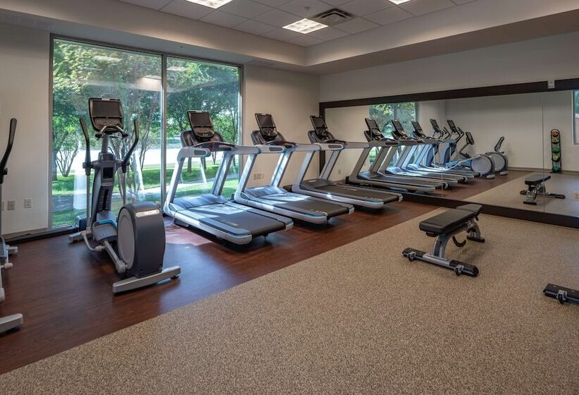 בית מלון כפרי Doubletree By Hilton Dallas   Farmers Branch