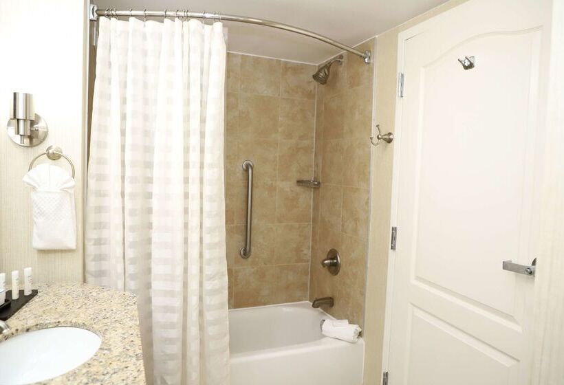בית מלון כפרי Embassy Suites By Hilton Nashville At Vanderbilt