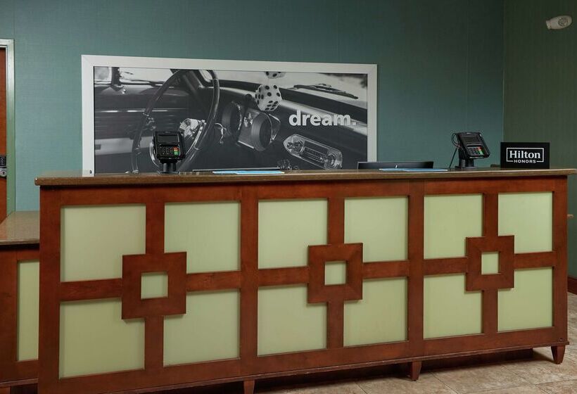 فندق Hampton Inn Bermuda Run